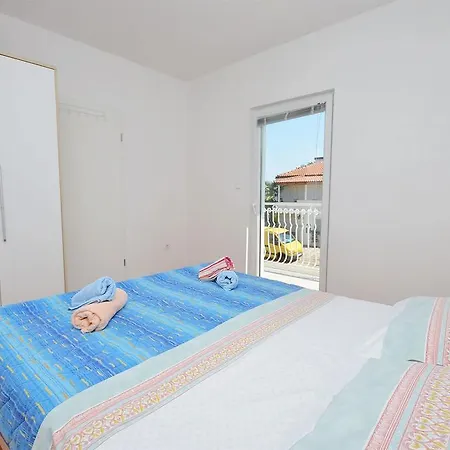 Apartament Sime *